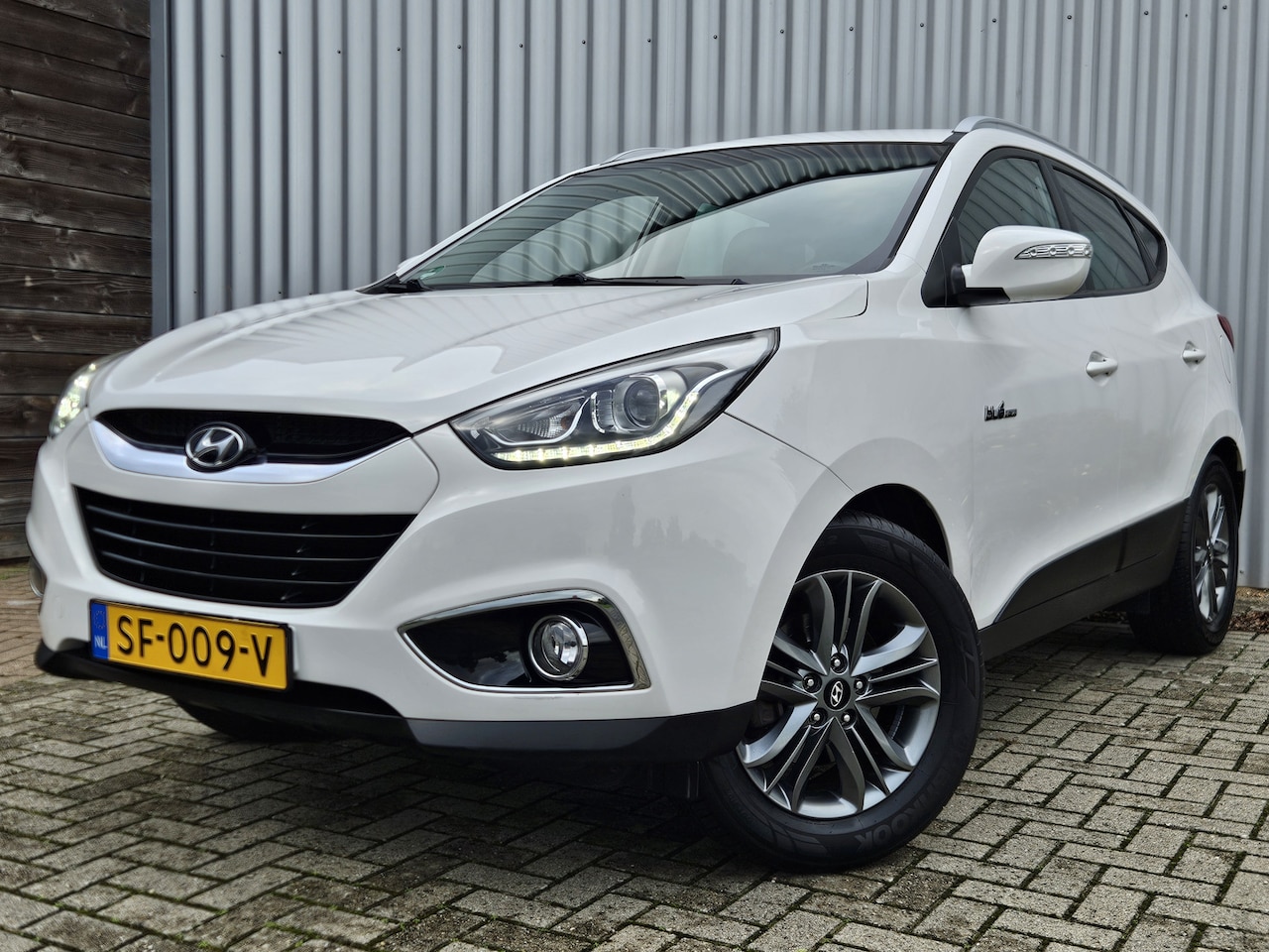 Hyundai ix35 - 1.6i GDI i-Vision /Stoelverwarming/Camera/PDC! - AutoWereld.nl