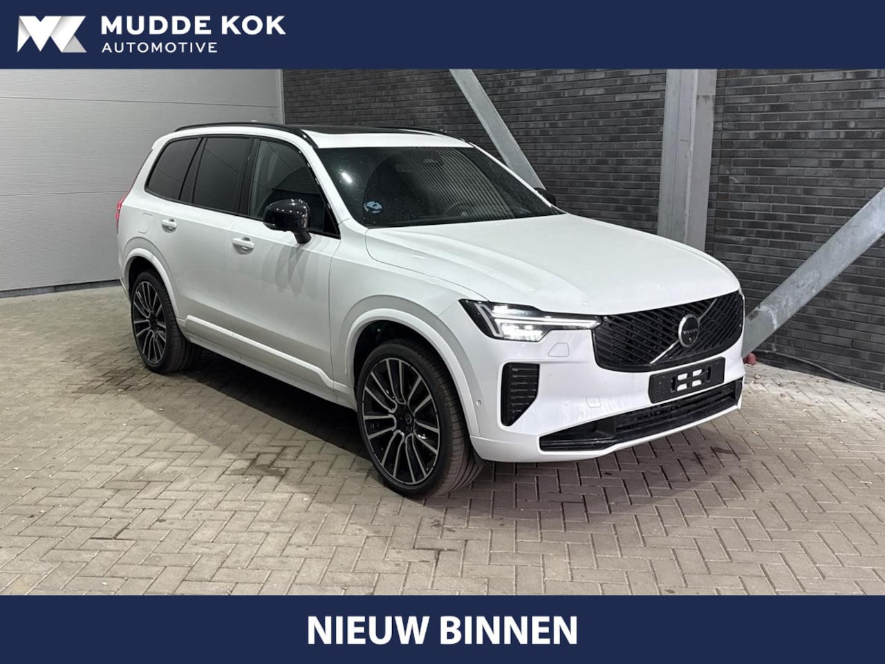Volvo XC90 - T8 Ultra Dark | Luchtvering | Bowers&Wilkins | 22 Inch | Panoramadak | Trekhaak | 360° Cam - AutoWereld.nl