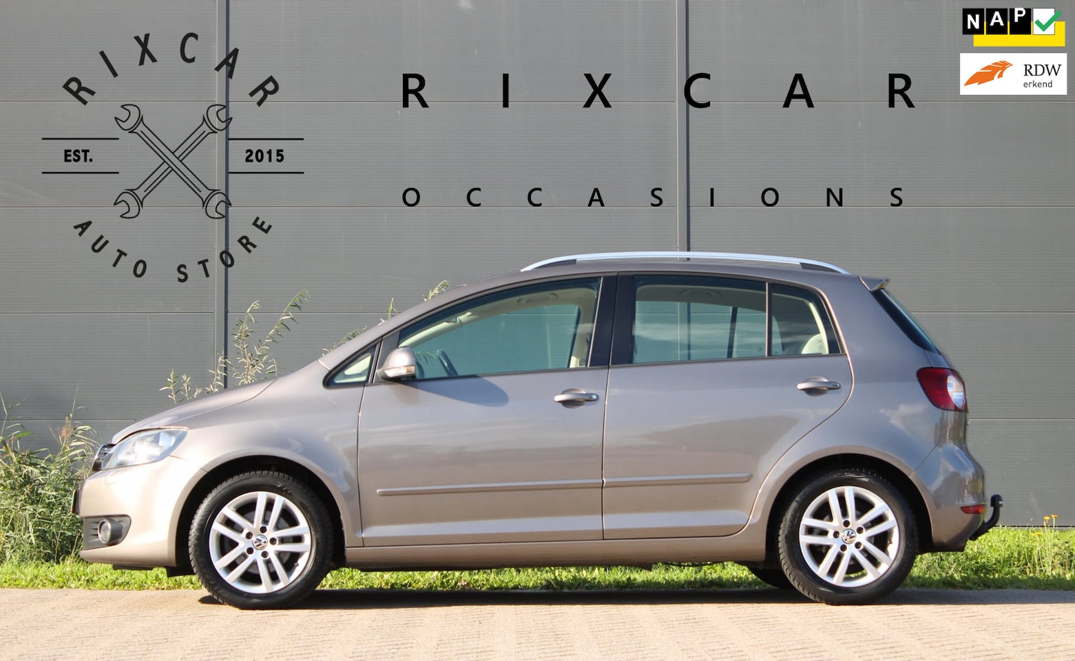 Volkswagen Golf Plus - 1.2 TSI Highline Automaat Trekhaak Navi AllSeason !!NIEUWBINNEN!! - AutoWereld.nl