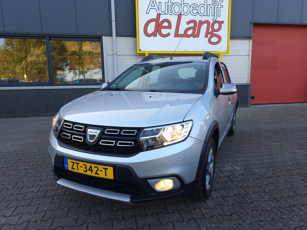 Dacia Sandero Stepway - 0.9 TCe SL slechts 38000km!camera,navi,zeer luxe uitv. - AutoWereld.nl