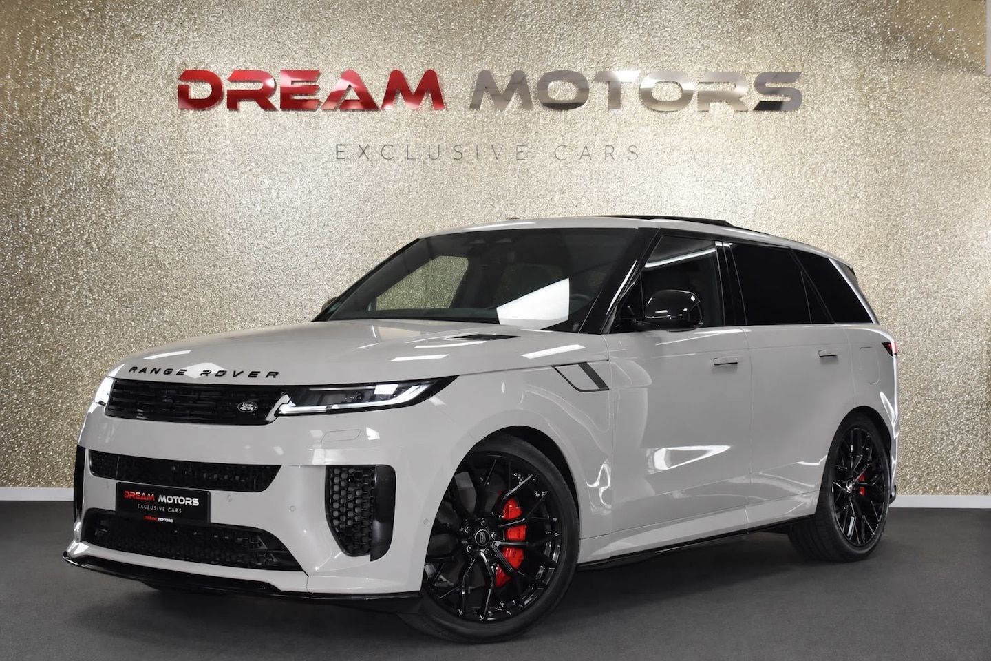 Land Rover Range Rover Sport - 3.0 P460e Dynamic SV EDITION 460pk | TREKHAAK | PANODAK - AutoWereld.nl