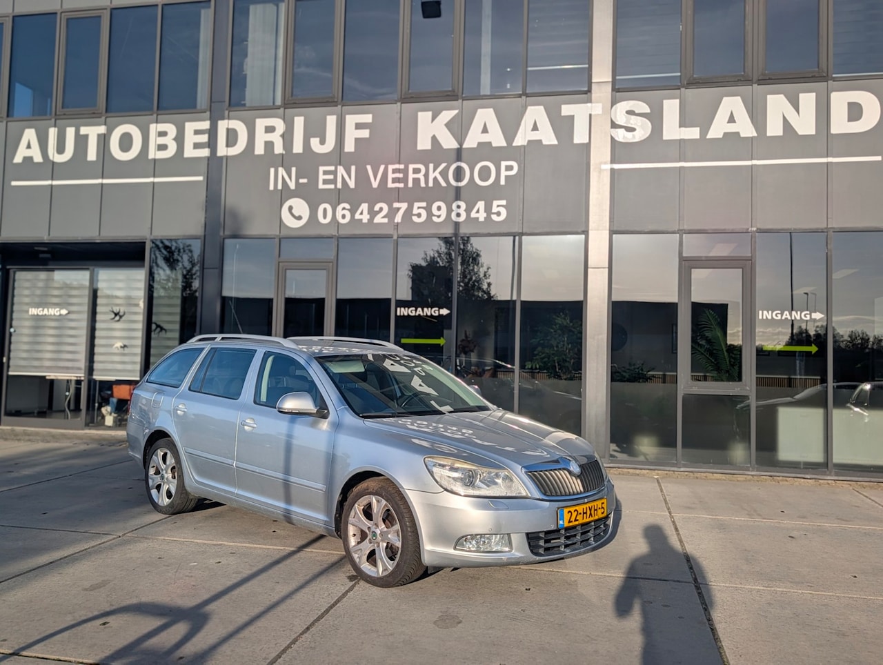 Skoda Octavia Combi - 1.4 TSI Elegance Business Line - Xenon - Navi - Trekhaak - AutoWereld.nl