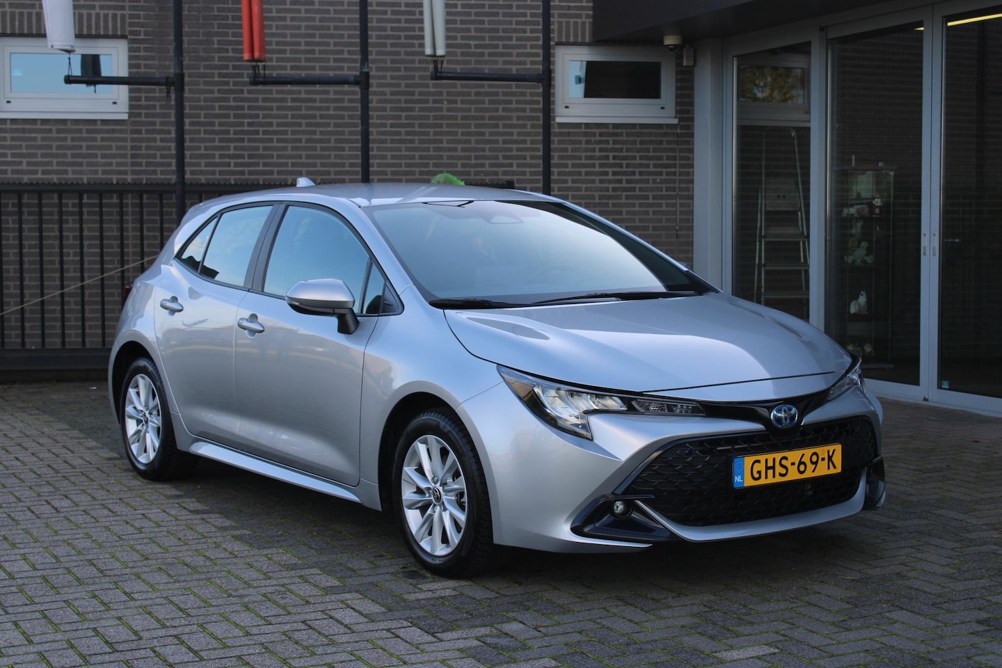 Toyota Corolla - Hybrid 140 Active Adaptive/Camera/AppleAndroid/NL auto!! - AutoWereld.nl