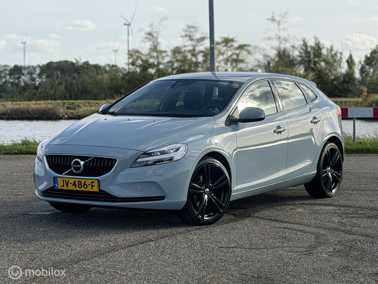 Volvo V40 - 2.0 T2 Momentum 2.0 T2 Momentum - AutoWereld.nl