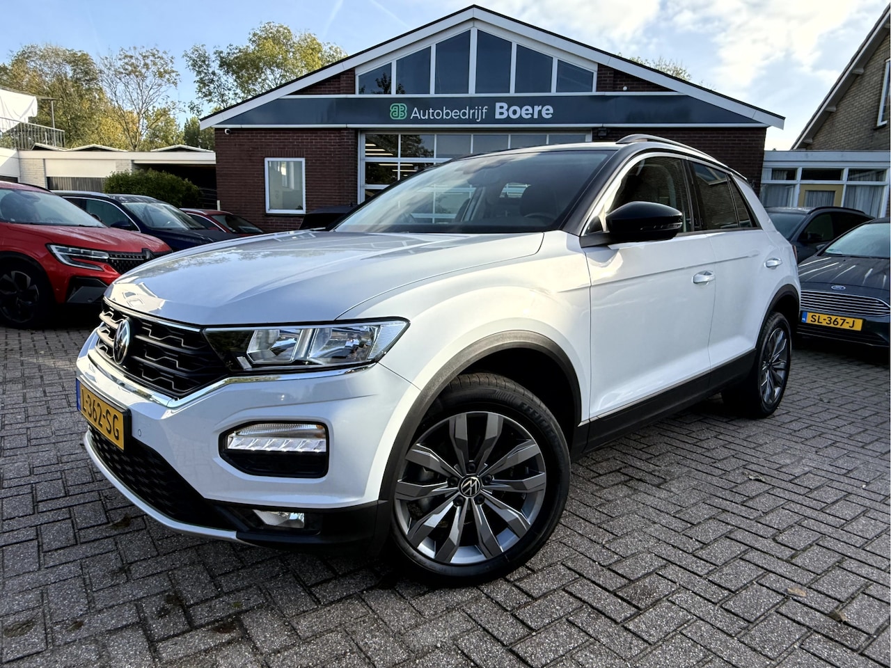 Volkswagen T-Roc - 1.0 TSI Style slechts 14531 km, Navi, App Connect, 17''Lmv - AutoWereld.nl