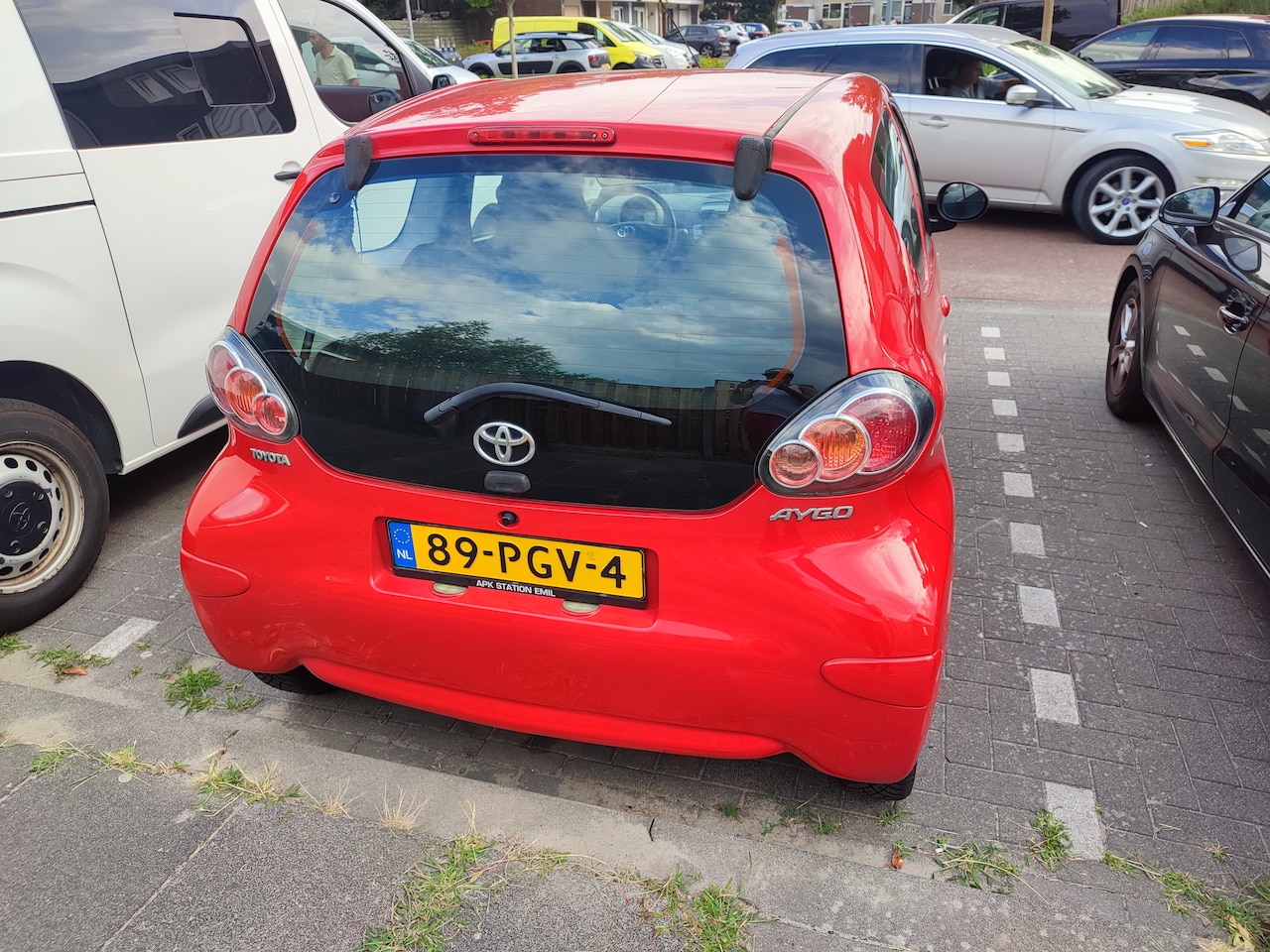 Toyota Aygo - 1.0-12V Aspiration Red Navigator Toyota Aygo 1.0 VVTi MultiMode Semi-automaat - AutoWereld.nl