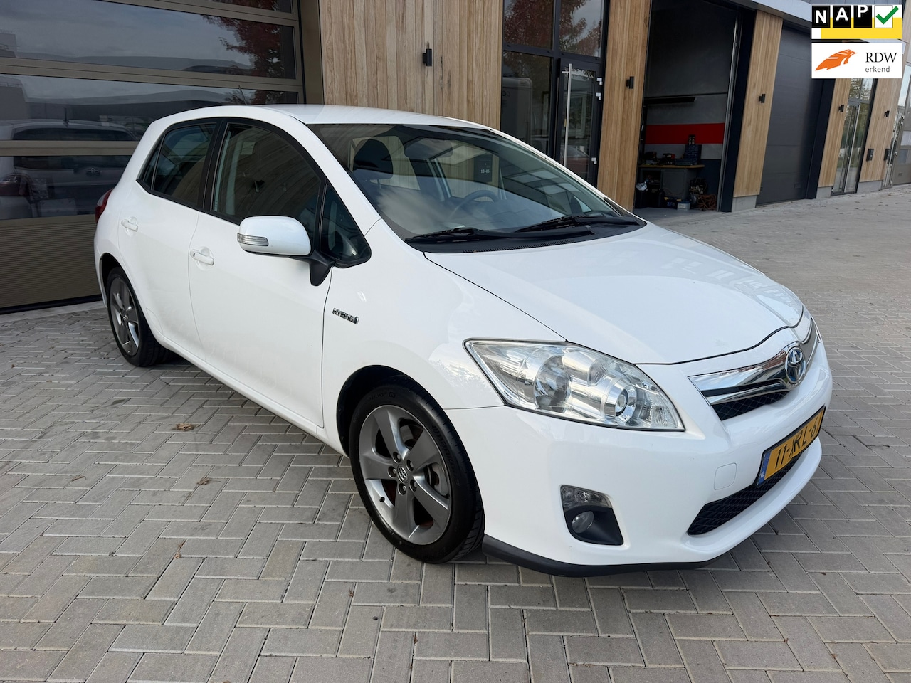 Toyota Auris - 1.8 Full Hybrid Executive Business 5DRS|Automaat|Clima|Parkeersensoren|Achteruitrijcamera| - AutoWereld.nl