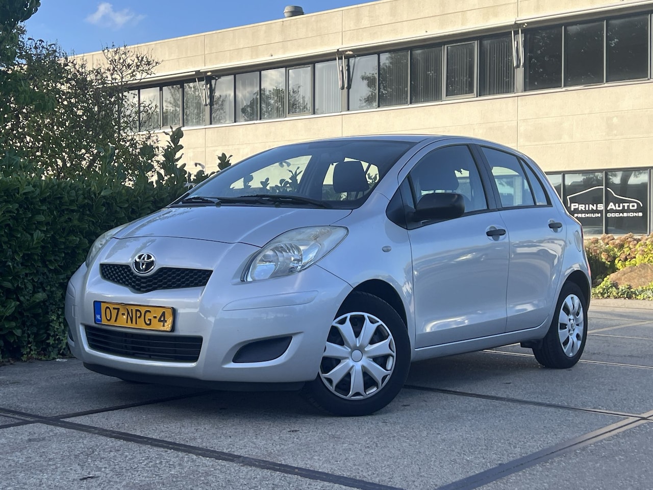 Toyota Yaris - 1.3 VVTi Comfort |UNIEK!|VOLL ONDERHOUDEN|DISPLAY|ELEKTRISCHE RAMEN| - AutoWereld.nl