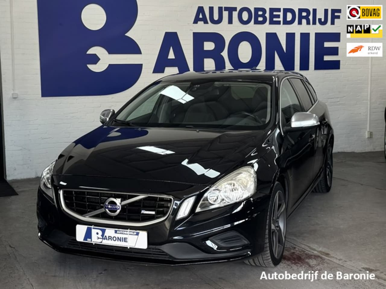 Volvo V60 - 1.6 T3 R-Design 1.6 T3 R-Design - AutoWereld.nl