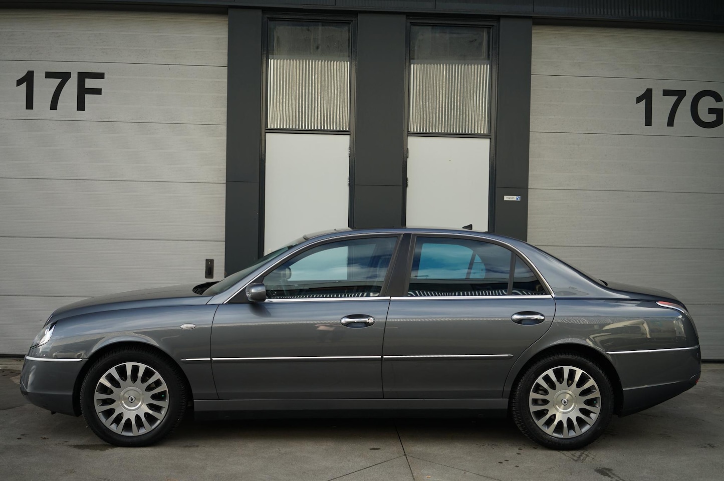 Lancia Thesis - 3.2-24V V6 Emblema-BUSSO Let op:29dkm!-1eig-ZELDZAAM!!!-2007 - AutoWereld.nl