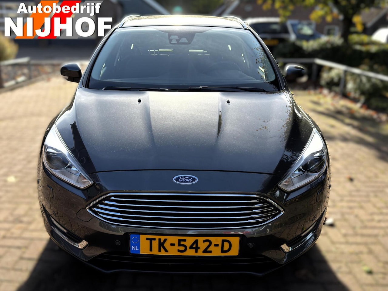 Ford Focus Wagon - 1.5 Red Edition - AutoWereld.nl