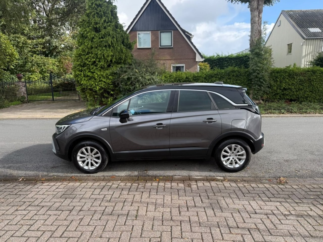 Opel Crossland - 1.2 Turbo Elegance/Apple Android/cruis control/ECC/Automaat/Trekhaak - AutoWereld.nl