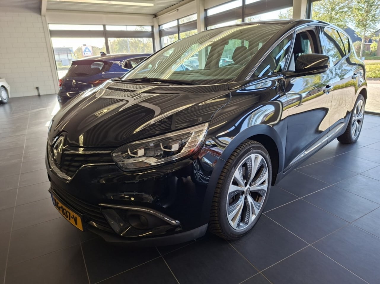 Renault Scénic - 1.3 Energy TCe 140pk Intens - AutoWereld.nl