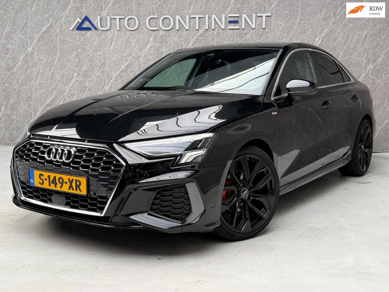 Audi A3 Limousine - 30 TFSI S-Line / NAP / Nette Auto / Onderhouden - AutoWereld.nl
