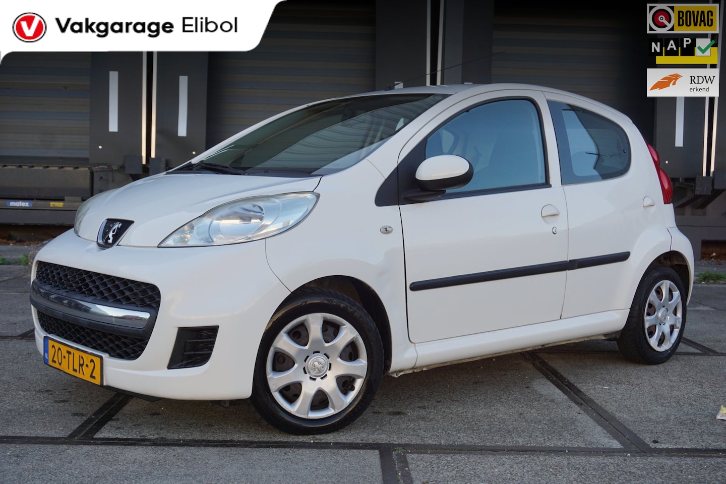 Peugeot 107 - 1.0-12V XS 1.0-12V XS - AutoWereld.nl