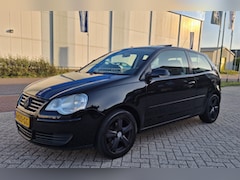 Volkswagen Polo - 1.4-16V Trendline SCHUIFDAK AIRCO ELEC.PAKET