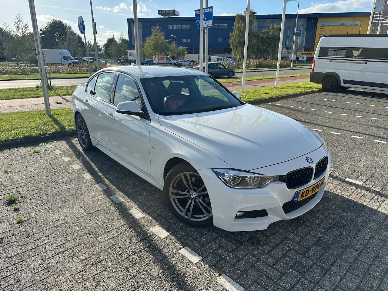 BMW 3-serie - 320i Centennial High Executive M-Pakket/HUD/Leder/Tweede Eigenaar - AutoWereld.nl