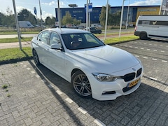 BMW 3-serie - 320i Centennial High Executive M-Pakket/HUD/Leder/Tweede Eigenaar