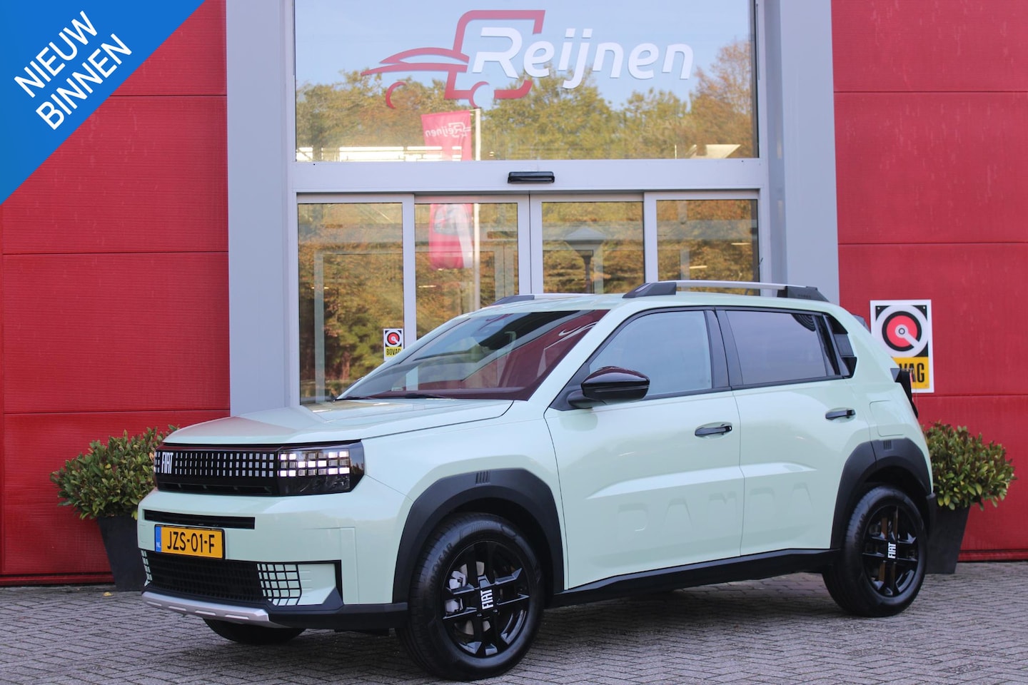 Fiat Grande Panda - 1.2 Hybrid ICON PACK STYLE | BESCHERMPLATEN VOOR EN ACHTER IN "SILVER METAL DIAMOND DESIGN - AutoWereld.nl