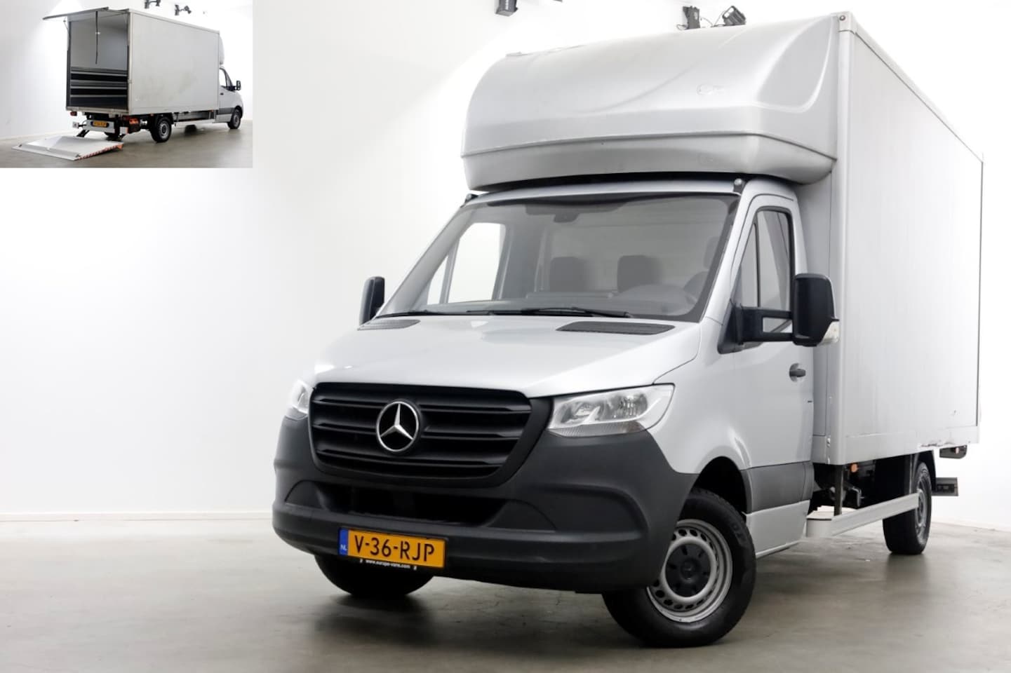 Mercedes-Benz Sprinter - 317 CDI 170pk 9G Automaat Bakwagen met laadklep H232cm 04-2024 - AutoWereld.nl