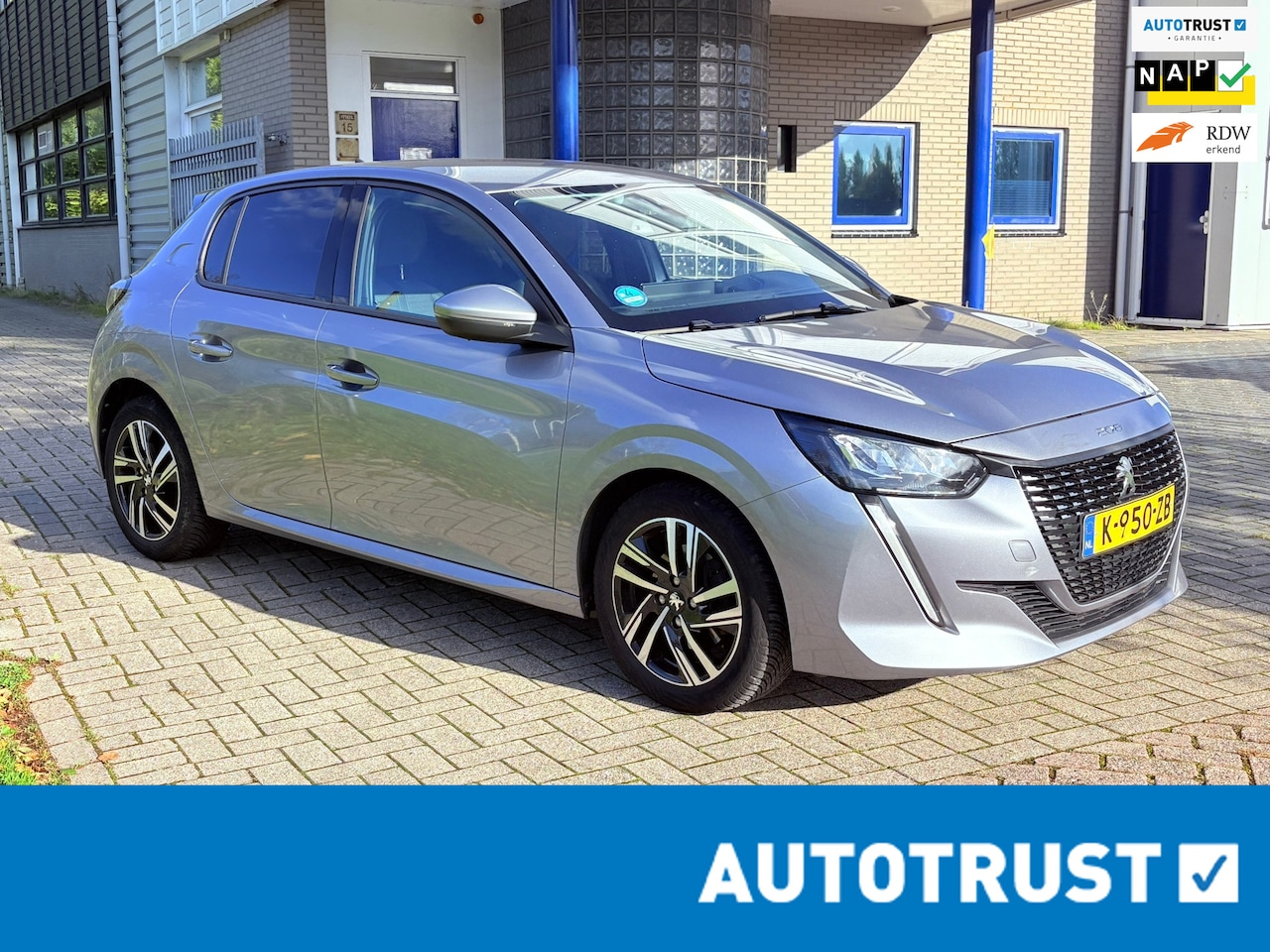 Peugeot 208 - 1.2 PureTech Blue Lease Allure/Virtual/CAM/CLIMA/NL - AutoWereld.nl