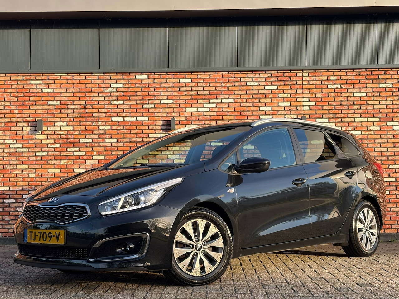 Kia Cee'd Sportswagon - 1.0 T-GDi Design Edition Trekhaak Carplay Camera Led Orig.NL Dealer-Onderhouden! - AutoWereld.nl