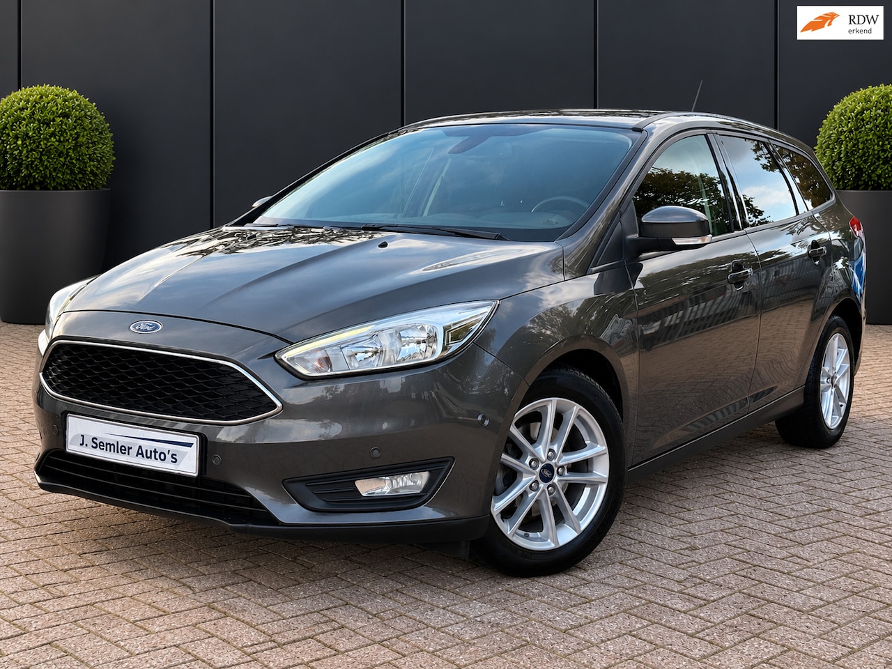 Ford Focus Wagon - 1.0 Titanium NAVIGATIE CLIMA CAMERA APK 30-06-2027 - AutoWereld.nl