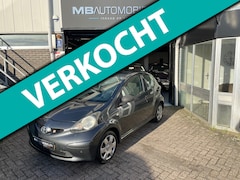 Toyota Aygo - 1.0-12V/3 Deurs/Nap/1 Jaar APK/Rijdt en Schakelt Goed