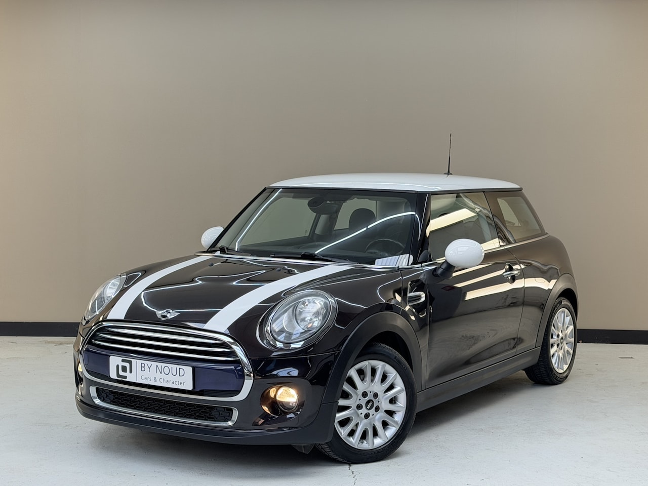 MINI 3-Deurs - 1.5 Cooper, 136Pk, 2014, 2de eigenaar, Climate control, Stoelverwarming, Cruise control, S - AutoWereld.nl