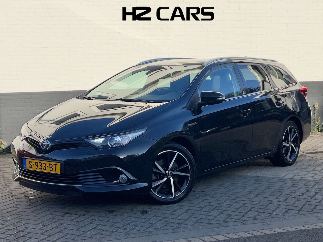 Toyota Auris Touring Sports - 1.8 Hybrid Black Pack|Camera|Keyless|Navi|Clima|Stoelverw|17 inch - AutoWereld.nl