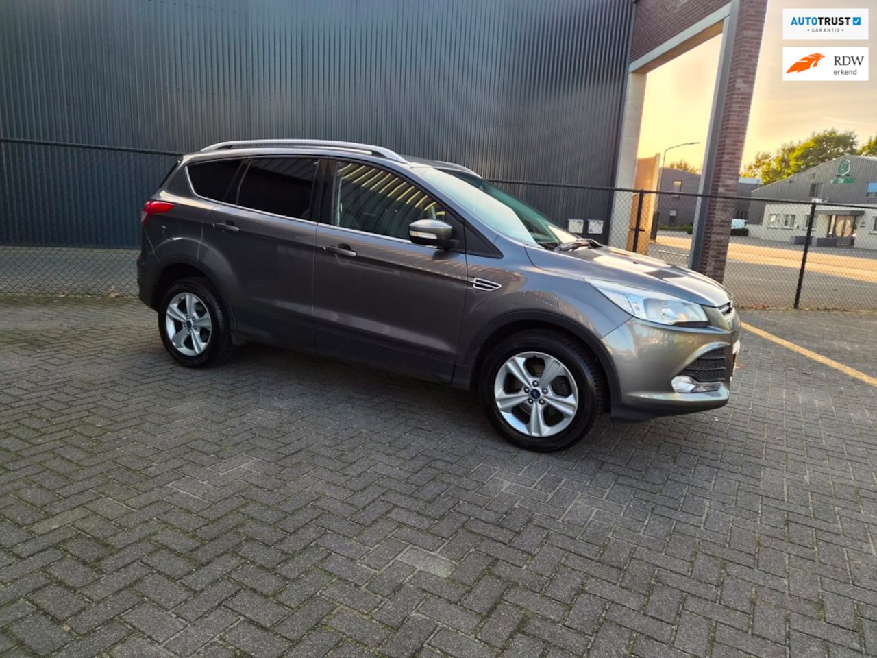Ford Kuga - Ford Kuga 1.6 Titanium | 2013 | Benzine | Cruise controle | Parkeer sensoren| - AutoWereld.nl