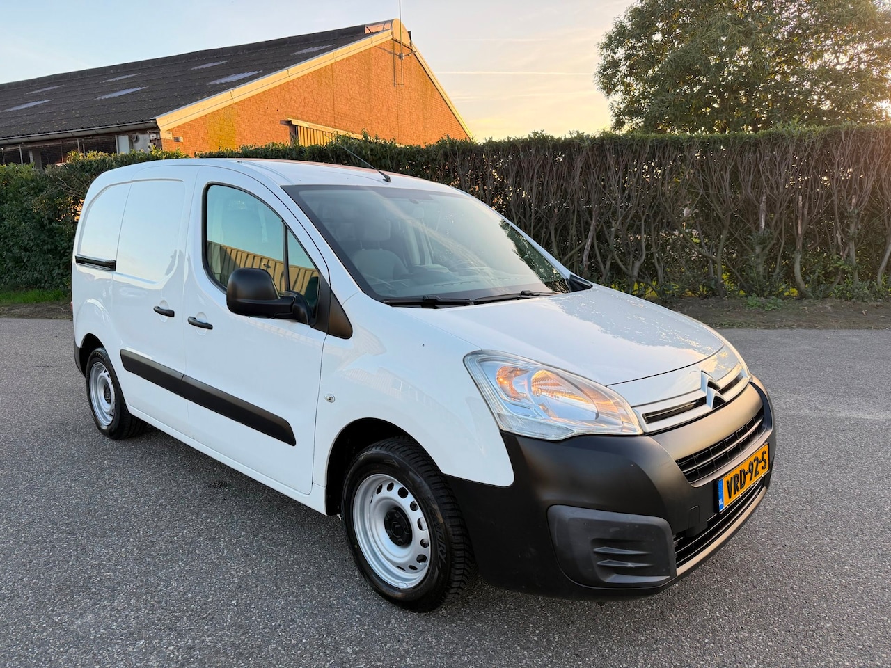 Citroën Berlingo - 1.6 BlueHDI AUT. - EURO 6 - AC - 3 ZITS - MARGE - AutoWereld.nl