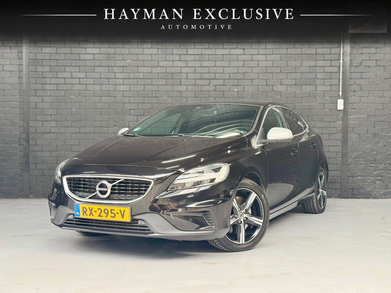 Volvo V40 - 2.0 T4 Business Sport | R-Design | Pano | Virtual | Camera | Cruise | Navi | Clima | LED | - AutoWereld.nl