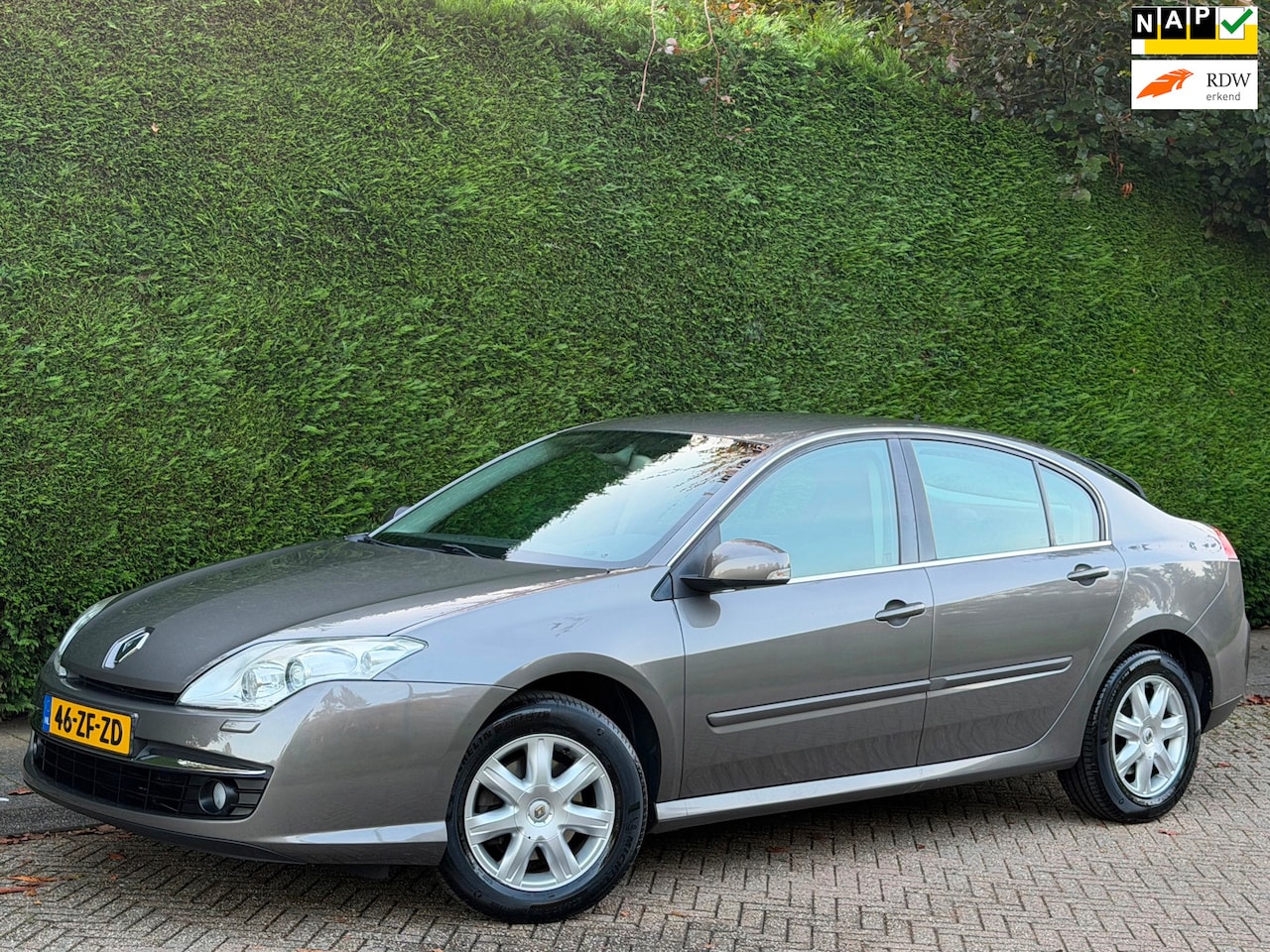 Renault Laguna - 2.0 16V AIRCO/XENON/H-LEER/NAVI/1e EIGENAAR!! - AutoWereld.nl