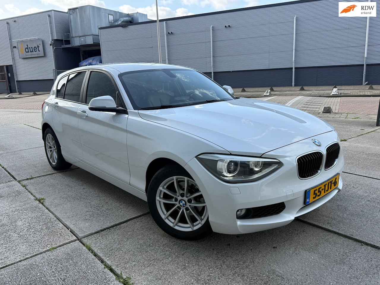 BMW 1-serie - 116i Business+ Automaat NAVI Clima Leer - AutoWereld.nl