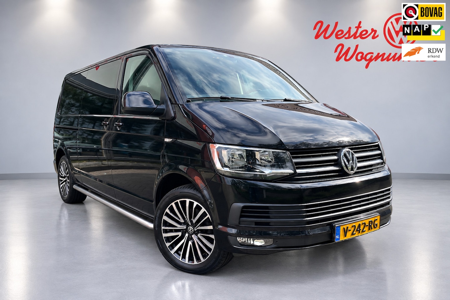 Volkswagen Transporter - 2.0 TDI 150pk L2 DC | DSG | Trekhaak | PDC | Navigatie | Cruise | 18 LMV - AutoWereld.nl