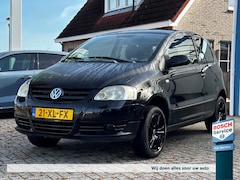 Volkswagen Fox - 1.2 AIRCO / CENTRALE VERGRENDELING / NIEUWE APK /