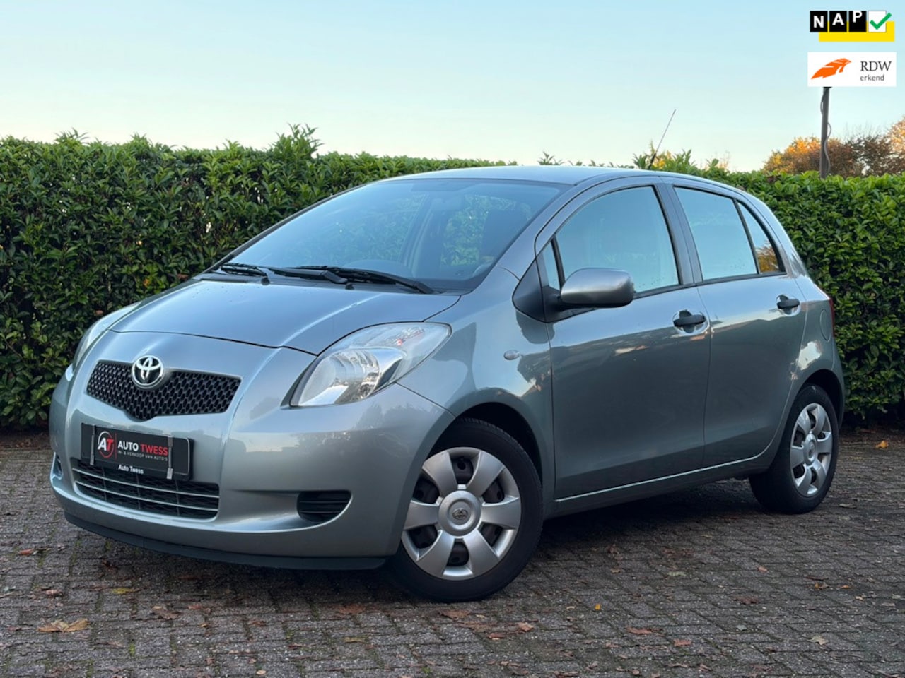 Toyota Yaris - 1.3 VVTi Terra Airco/Nap/Trekhaak/Onderhouds historie - AutoWereld.nl