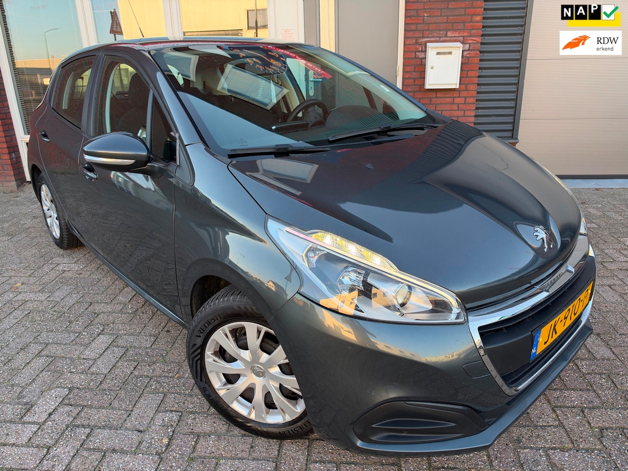 Peugeot 208 - 1.2 PureTech Active / Navi / Riem vv / Airco / Cruise / NAP / 5DRS - AutoWereld.nl