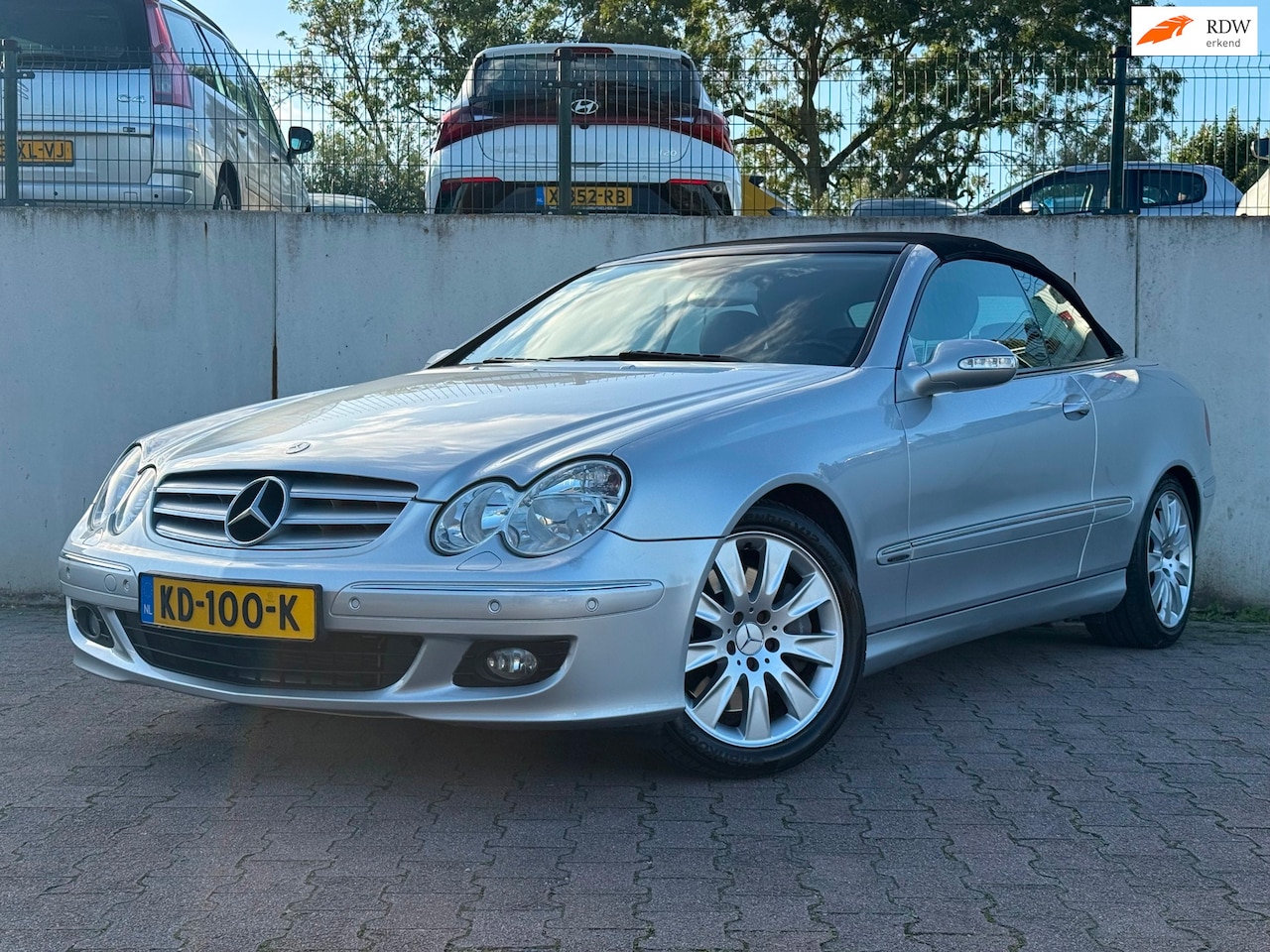 Mercedes-Benz CLK-klasse Cabrio - 350 Elegance/V6/LEDER/CLIMA/NAVI/CARPLAY/ZEER NETTE AUTO/RIJDT HEERLIJK/RECENT BEURT GEHAD - AutoWereld.nl