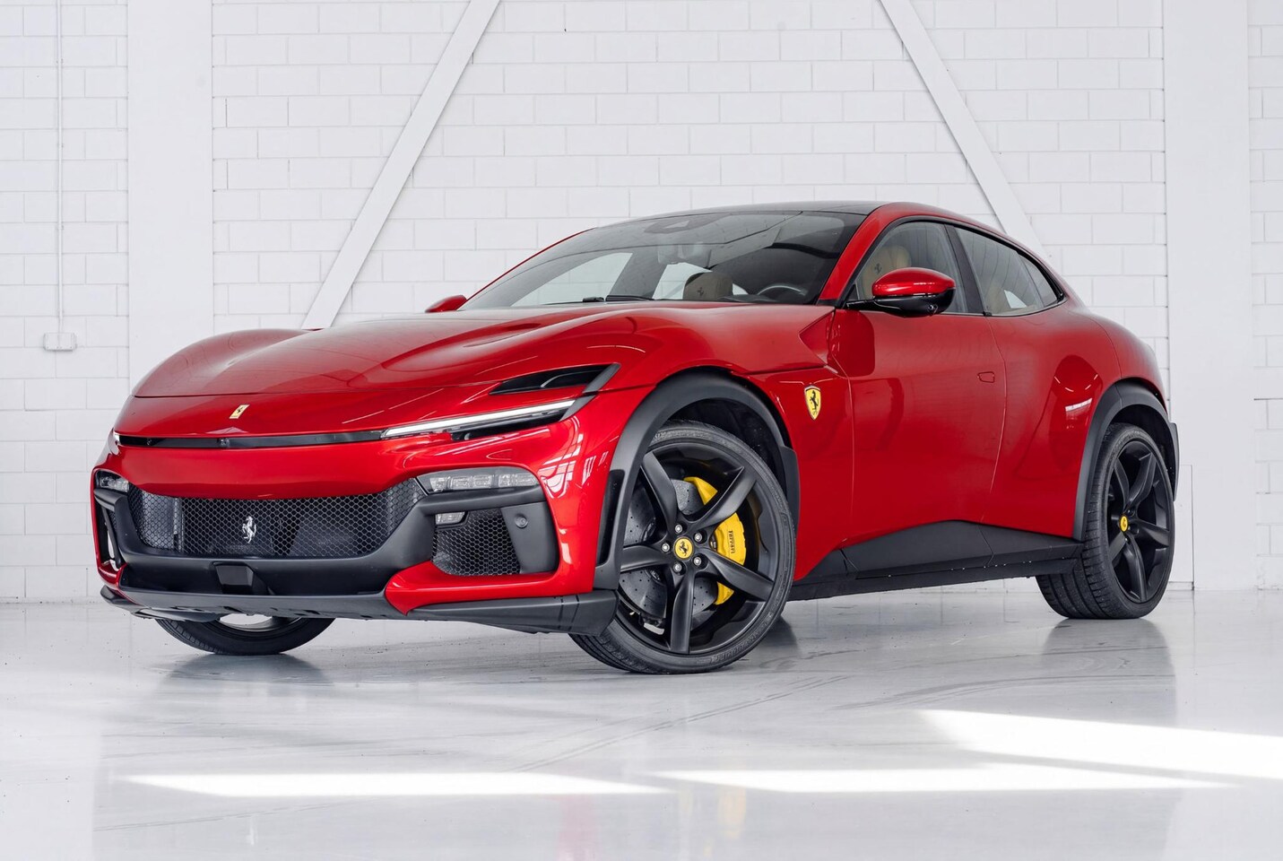 Ferrari Purosangue - 6.5 V12 |* exclusief BPM l MY27 l Rosso Fuoco | - AutoWereld.nl