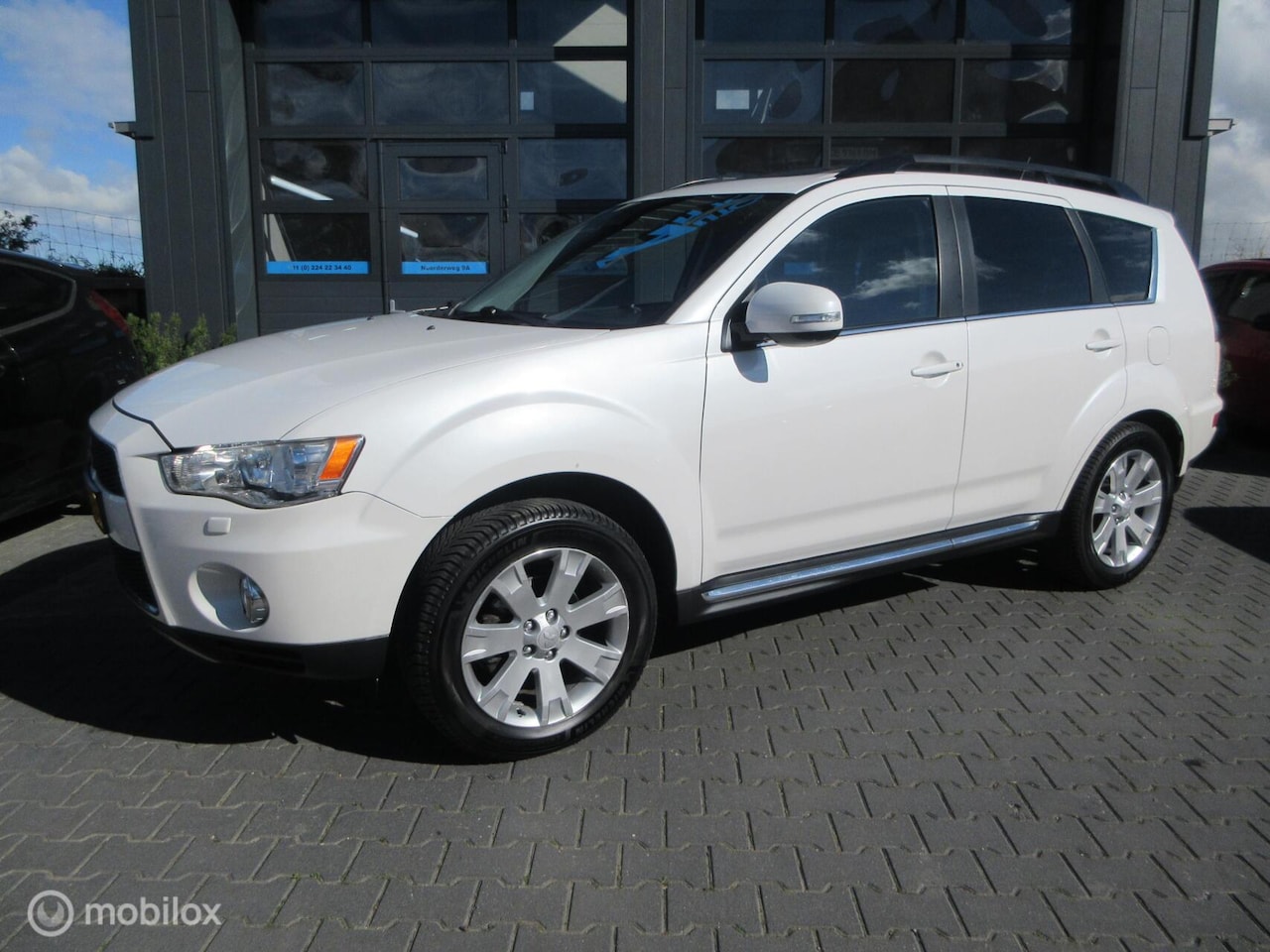 Mitsubishi Outlander - 2.0 Edition Two Aut 179dkm Handgas en rem! Trekhaak Airco Leer - AutoWereld.nl