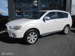 Mitsubishi Outlander - 2.0 Edition Two Aut 179dkm Handgas en rem Trekhaak Airco Leer
