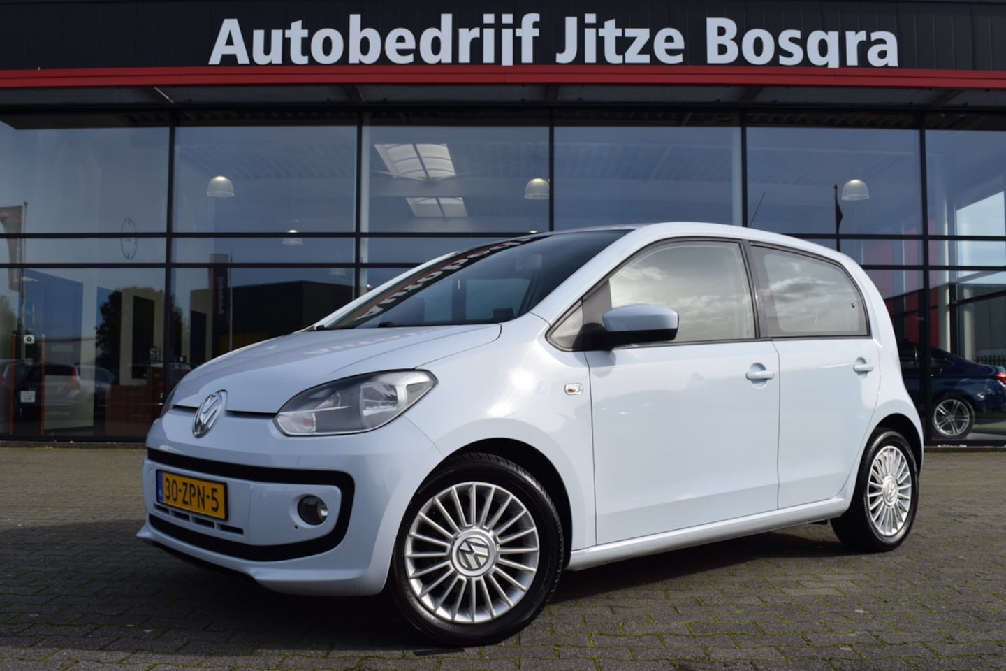 Volkswagen Up! - 1.0 High Up! 5Drs BlueMotion Airco | Full Map Navi | Cruise Control | 15 Inch LMV | Isofix - AutoWereld.nl