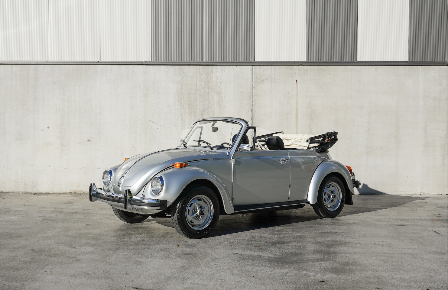 Volkswagen Kever Cabriolet - 1303i M1260 - AutoWereld.nl
