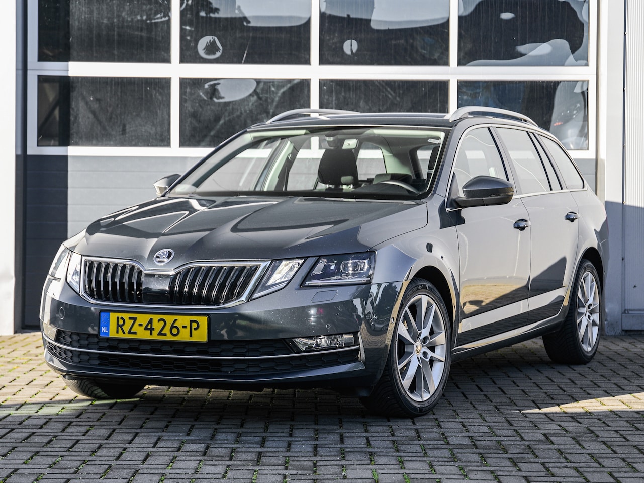 Skoda Octavia Combi - 1.0 TSI Style Business | Full LED | Carplay | Stoelverwarming | Climate control | Premium - AutoWereld.nl