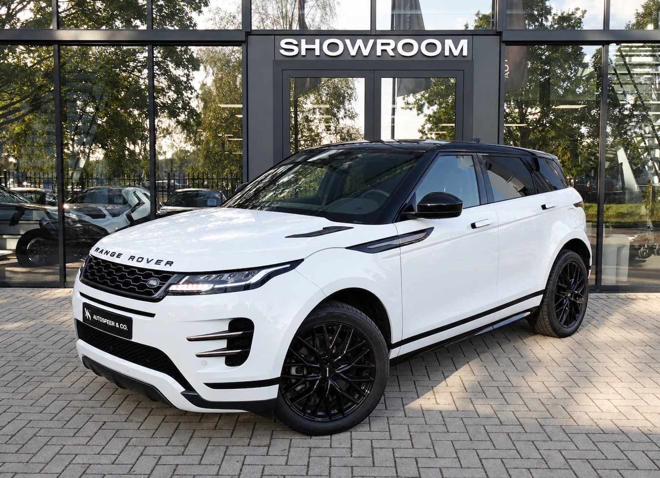 Land Rover Range Rover Evoque - 1.5 P300e AWD R-Dynamic HSE CAM PDC CARPLAY - AutoWereld.nl