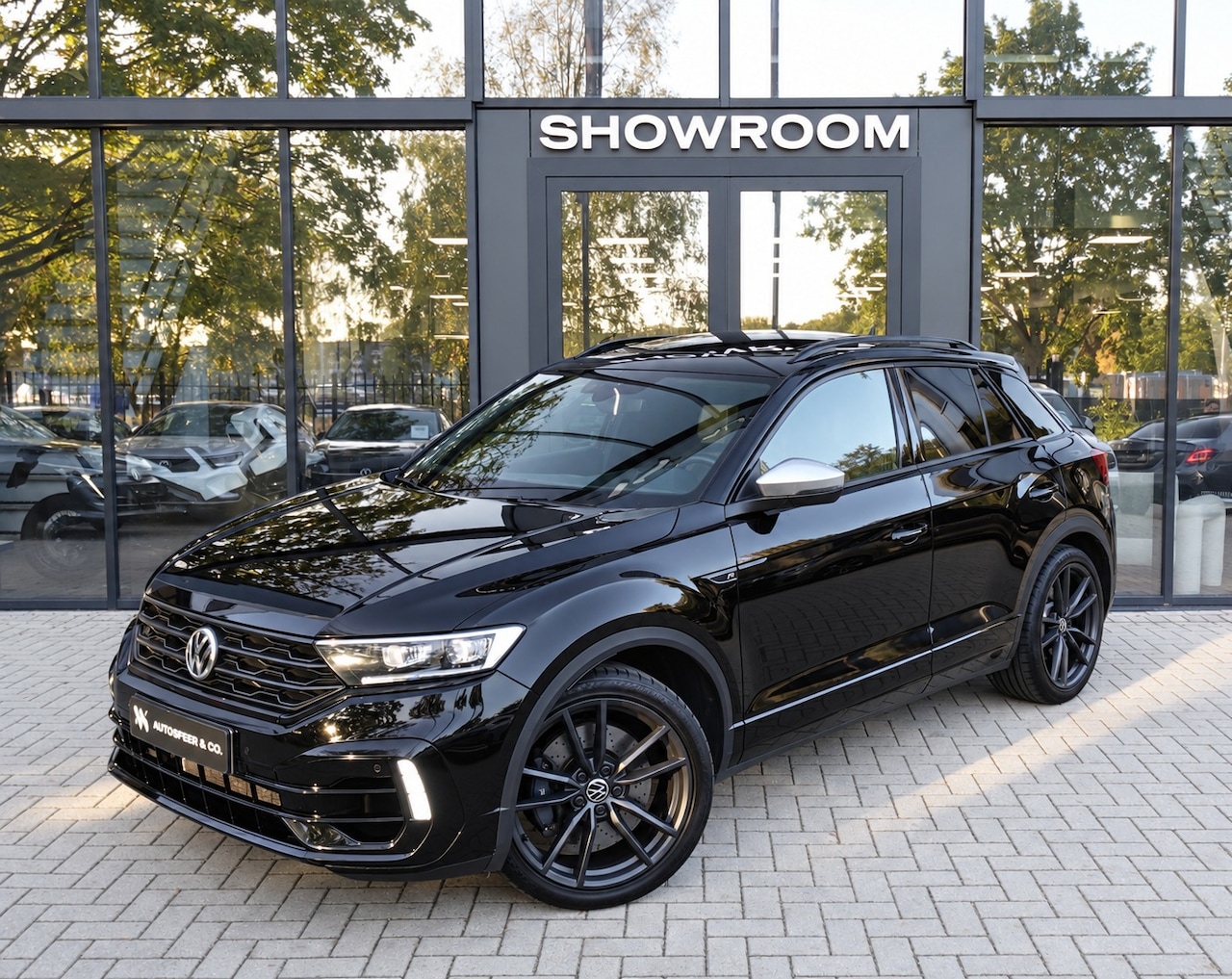 Volkswagen T-Roc - 2.0 TSI R AKRAPOVIC BEATS KEYLESS PANO VOL - AutoWereld.nl