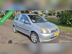 Toyota Yaris - 1.3-16V VVT-i Sol