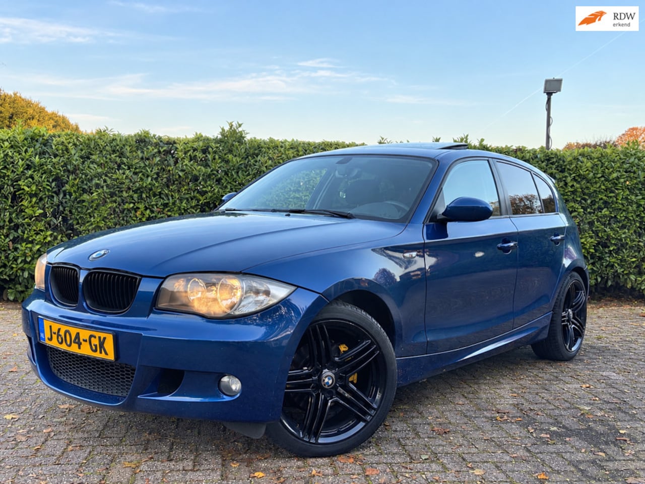 BMW 1-serie - 120i M-Sport/Pano/Stoelverwarming/Trekhaak - AutoWereld.nl